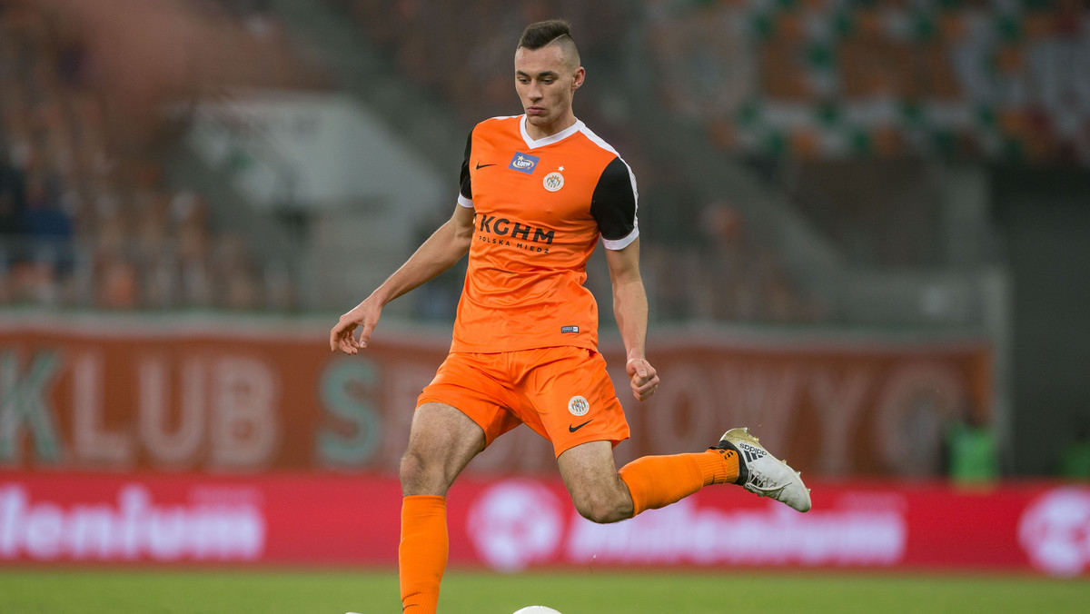 Według francuskiego dziennika "L'Equipe" Montpellier HSC złożyło ofertę kupna Jarosława Jacha. Młodzieżowy reprezentant Polski jest obecnie zawodnikiem Zagłębia Lubin.