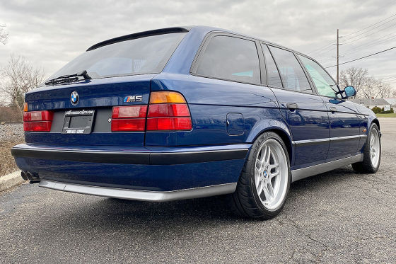 BMW M5 Touring E34