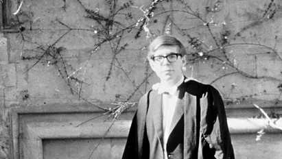 „Azt hittem, itt az én életem véget ért” – Munkába menekült a betegsége elől Ste­phen Hawking