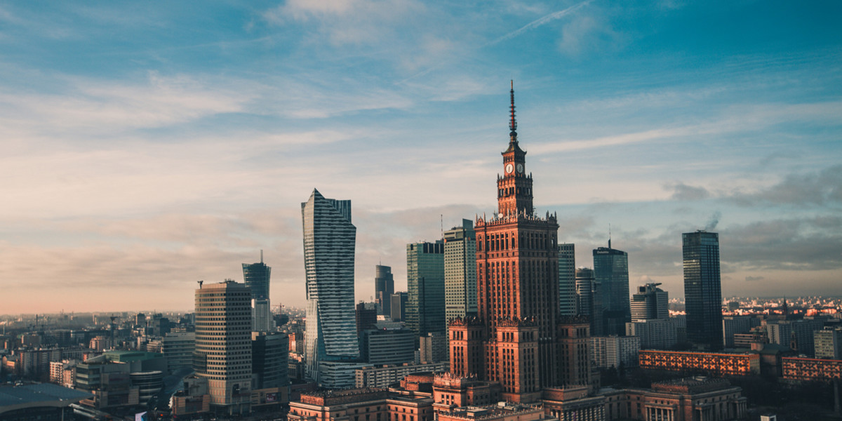O obniżeniu prognoz dynamiki polskiego PKB przez ekonomistów BOŚ zadecydowały: słabsze perspektywy globalnego wzrostu gospodarczego (w szczególności recesja w strefie euro) i negatywny wpływ wysokich cen nośników energii na nastroje podmiotów gospodarczych.