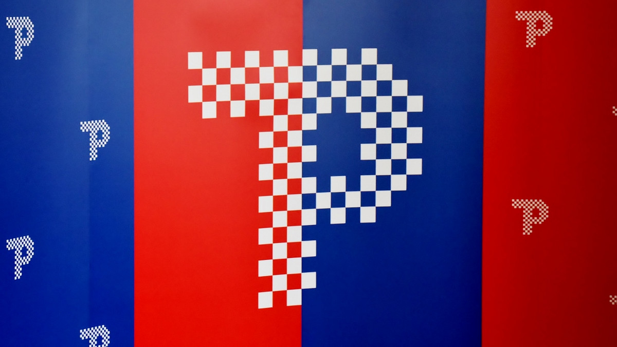 Połączone litery "P" i "T" nawiązujące do haftu piotrkowskiego – tak prezentuje się nowe logo Piotrkowa Trybunalskiego. Nowy znak graficzny miasta ma być wykorzystywany przez co najmniej dziesięć kolejnych lat.