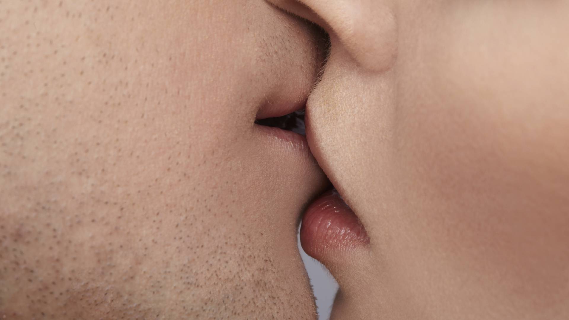 Całuj się! Dlaczego całowanie się jest tak ważne i jak robić to lepiej?