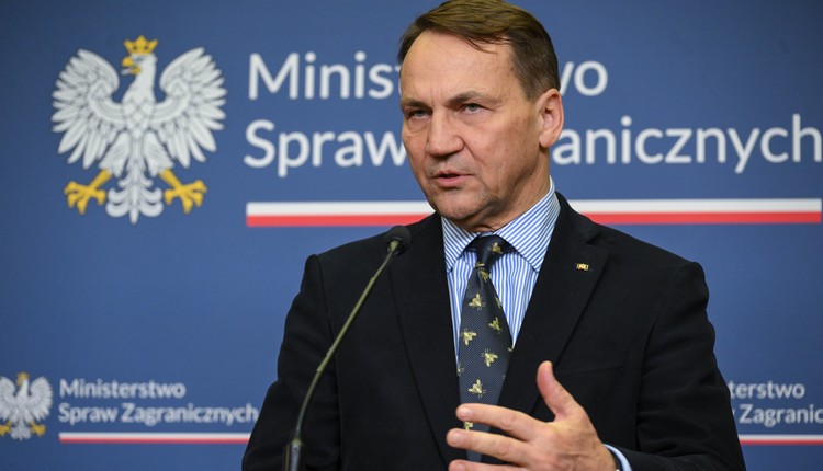 Sikorski odpowiedział na ataki Błaszczaka i Bochenka. Szef MSZ nazwał je wyjątkowo wrednymi"