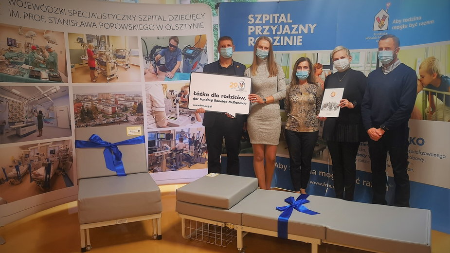 Szpital Dziecięcy w Olsztynie otrzymał dziś 10 łóżek dla rodziców od Fundacji Ronalda McDonalda