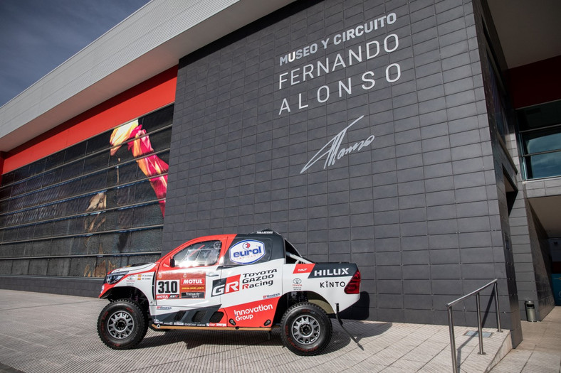 Muzeum Fernando Alonso powiększyło się o „dakarówkę”
