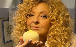 Magda Gessler ma sposób na koronawirusa. Radzi rozłożyć w domu pokrojoną cebulę