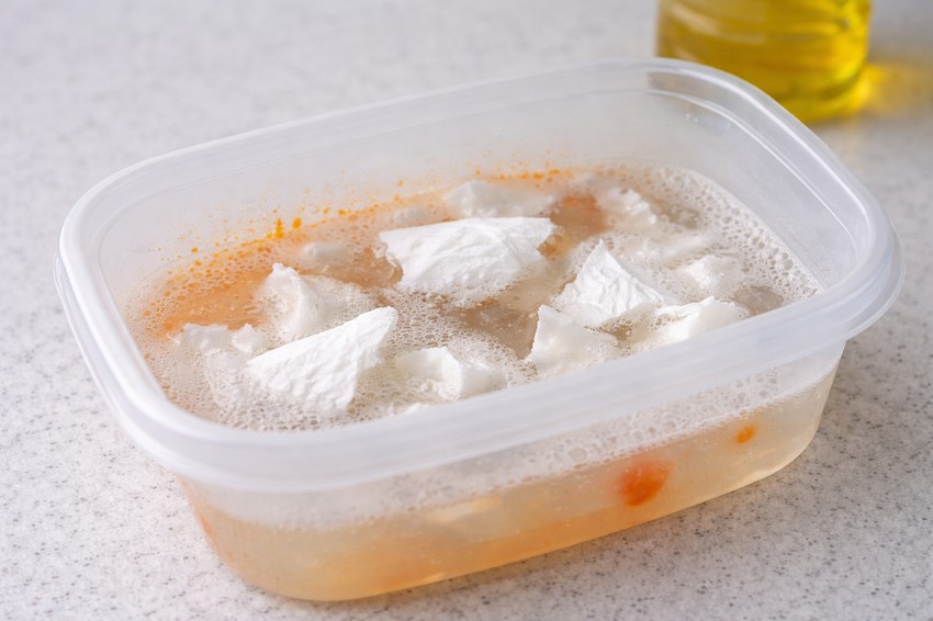 Čišćenje plasitčne posude