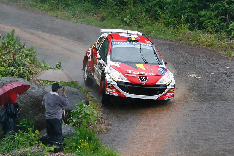 IRC – SATA Rally Acores: Kris Meeke i Peugeot 207 S2000 (fotogaleria)