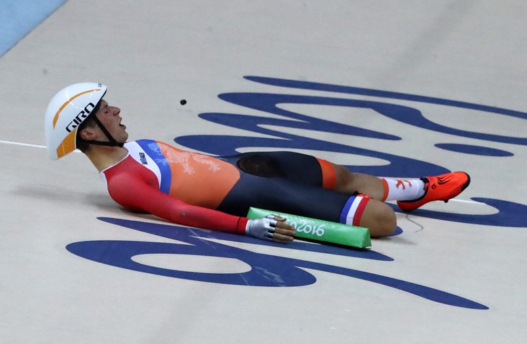 Joost van den Burg roztrzaskał się na kolarskim torze