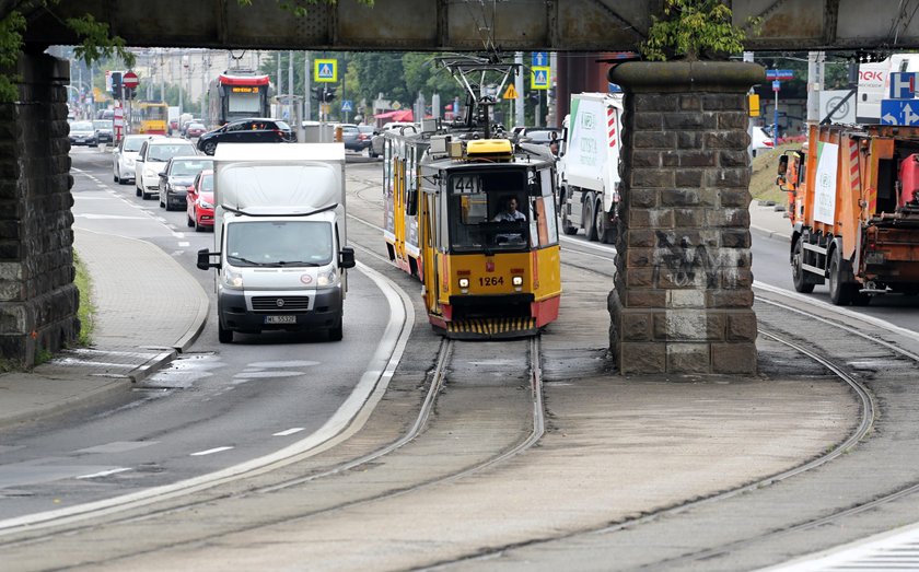 Wakacyjne remonty torowisk tramwajowych w Warszawie