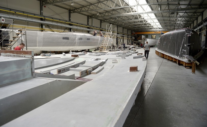 Ze stoczni w Ropczycach jacht wychodzi kompletny w 90 proc., bez masztów,żagli i sprzętu nawigacyjnego, które są uzupełniane przez zamawiającego.

<br><br> fot. (dd/mr) PAP/Darek Delmanowicz