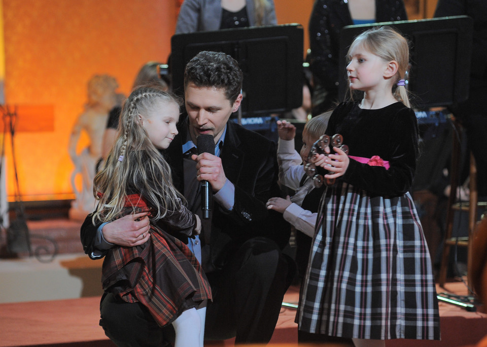 Michał Chorosiński z córkami Nastazją i Matyldą