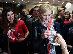 Buntowniczka! Agata Duda pierwszy raz w "niegrzecznej" stylizacji. FOTO