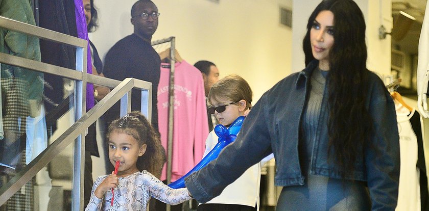 Kim Kardashian zrobiła to swojej córce. Fani są wzburzeni!