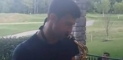Gwiazdor tenisa pokazał nowy talent. Zamienił rakietę na saksofon!