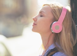 Usłysz problem – niedosłuch coraz powszechniejszy wśród Polaków