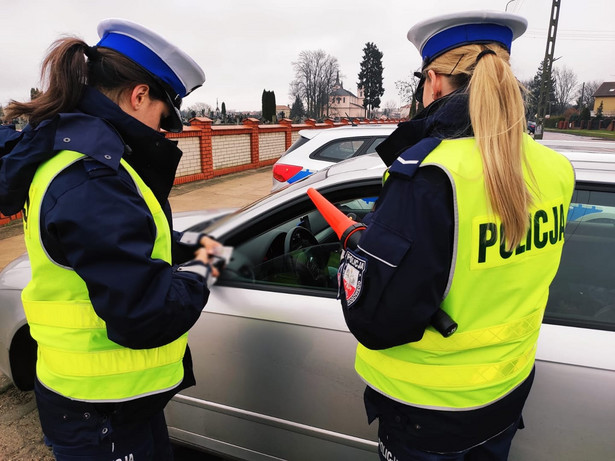 Policjantki w trakcie czynności służbowych