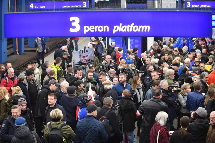 Przyjazd Tuska do Warszawy