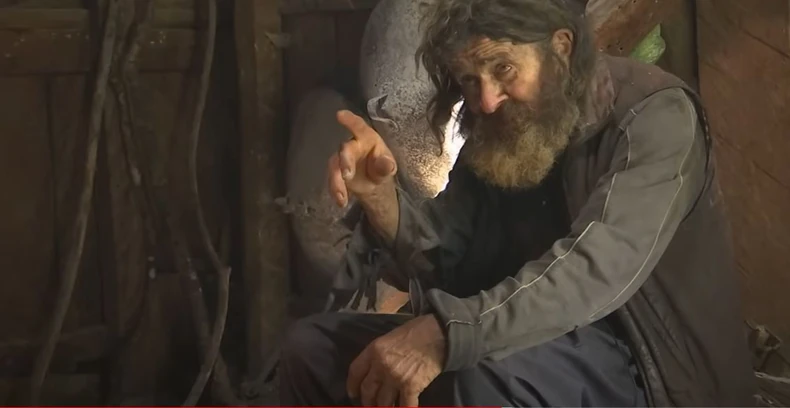 Iako su ga ljudi više puta u životu prevarili, i dalje veruje da postoje oni koji su pošteni