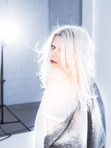 Maria Sadowska na zdjęciach z sesji do albumu 'Jazz na ulicach'