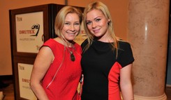 Jest córką Grzegorza Ciechowskiego. Pisze o wzruszającym znaku od ojca