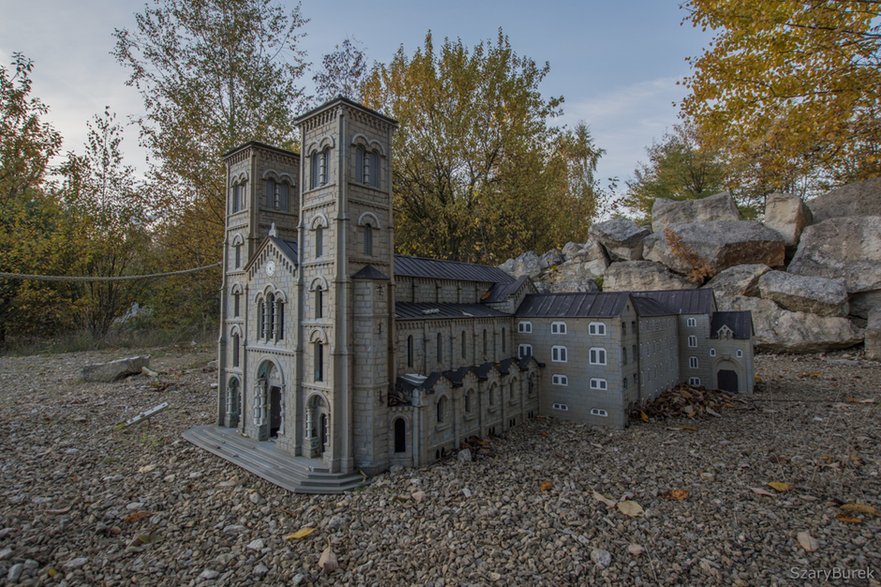 Opuszczony Park Miniatur Sakralnych w Częstochowie. Październik 2021