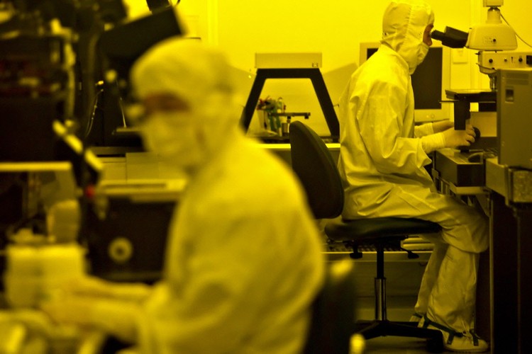 Badanie specjalizacji o największym zapotrzebowaniu na pracowników przeprowadziła firma Work Service. Natomiast dane dotyczące najpopularniejszych kierunków studiów w rekrutacji 2014/15 pochodzą ze strony Ministerstwa Nauki i Szkolnictwa Wyższego. Ogólne wnioski płynące z tych danych są następujące: zarówno jeżeli chodzi o popyt na pracowników, jak też popularność kierunków studiów prym wiodą firmy i studia oparte o nauki ścisłe, przy jednoczesnym wyraźnym regresie humanistyki.