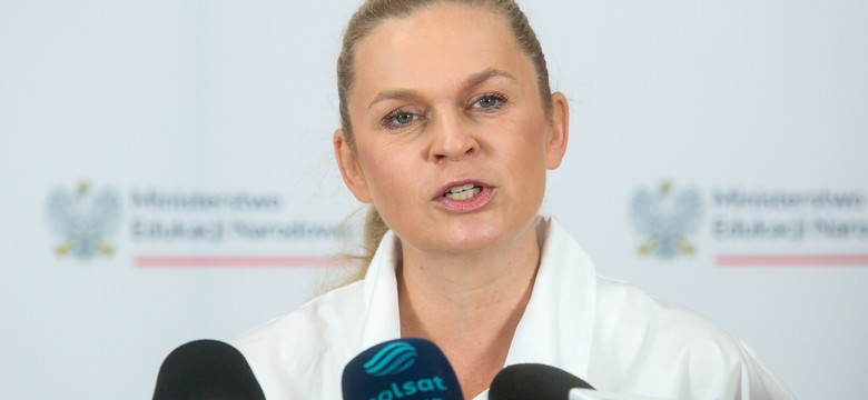 Kontrowersyjna decyzja Nowackiej. "Duża grupa ludzi straci pracę"