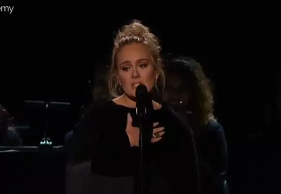 Wzruszająca wpadka Adele podczas Grammy. "Przepraszam za przekleństwa"