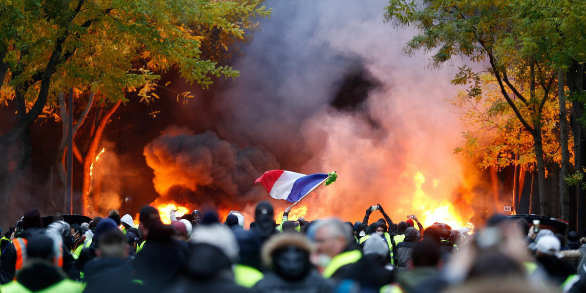 Niepokój we Francji przed kolejnymi protestami 
