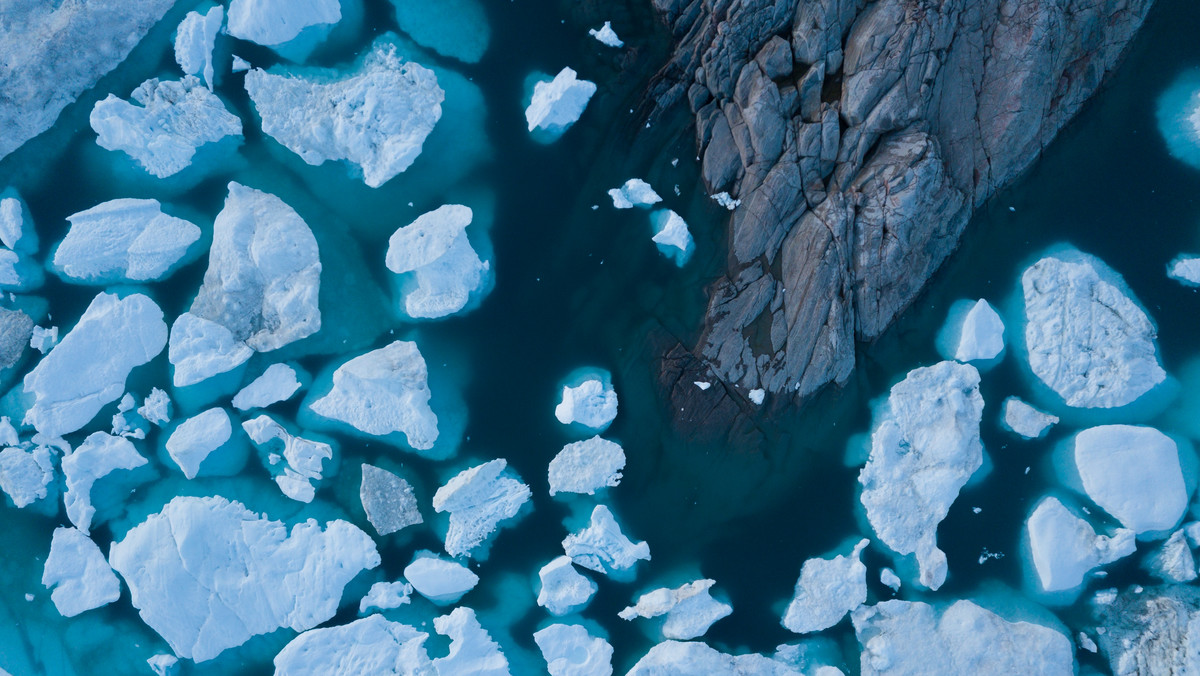 Znikanie lodów Arktyki powoduje częstsze ekstremalne zjawiska pogodowe