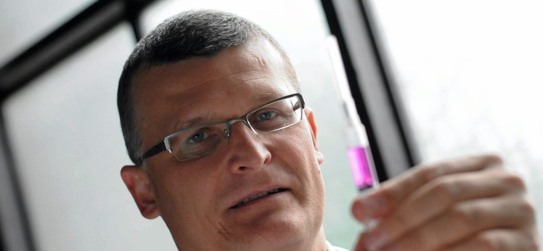 Dr Grzesiowski: Należy zrezygnować z maseczek na powietrzu