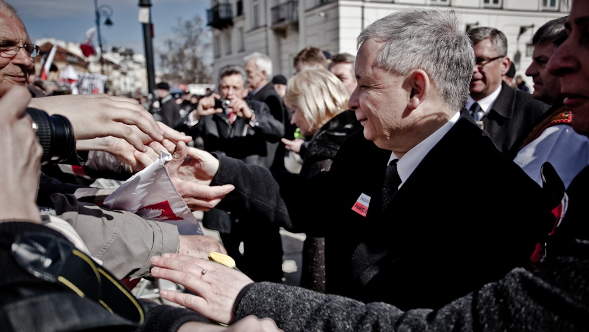 PiS przesłało do Biura Ochrony Rządu pismo, w którym skarży się na działania m.in. funkcjonariuszy biura podczas incydentu, do którego doszło w niedzielę rano, gdy grupa posłów próbowała sforsować barierki ustawione przed Pałacem Prezydenckim.