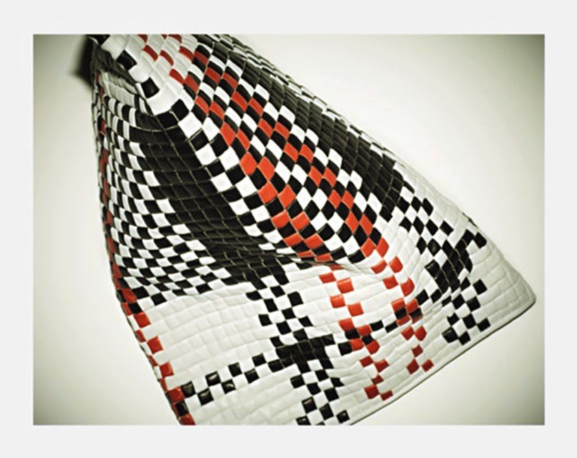 Die Designs aus Phoebe Philos Laundry-Bag-Print-Kollektion für Céline sind auf Resale-Plattformen schwer begehrt.