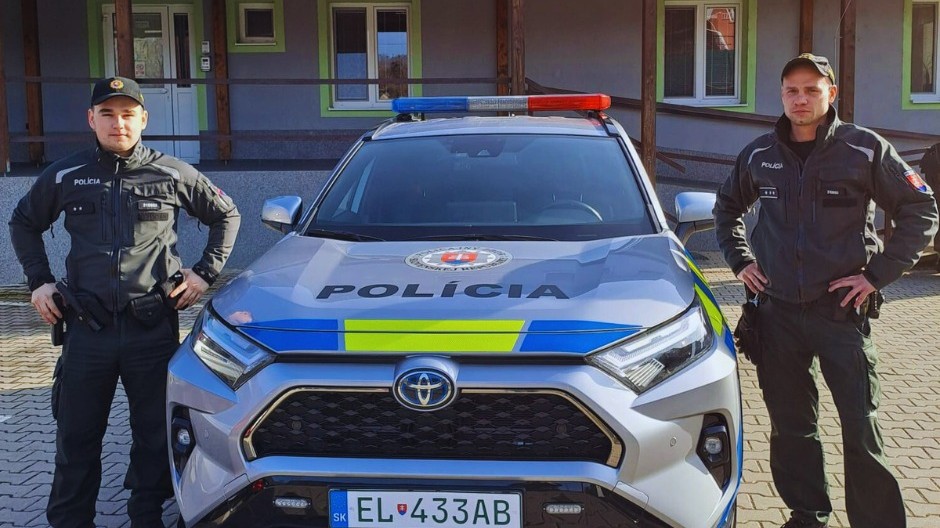 Policajti v Hnúšti
