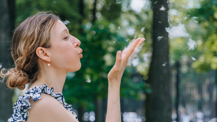 allergia oka nyárfaszösz levegőben