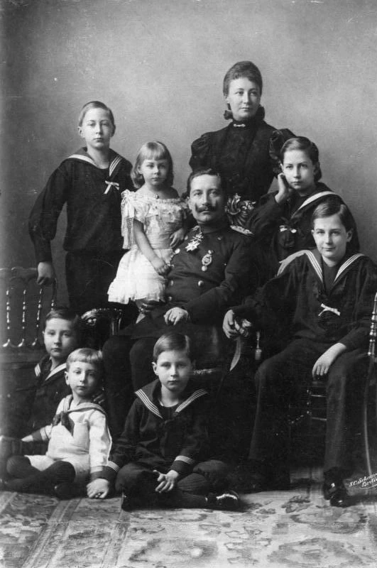 Wilhelm II Hohenzollern z rodziną.