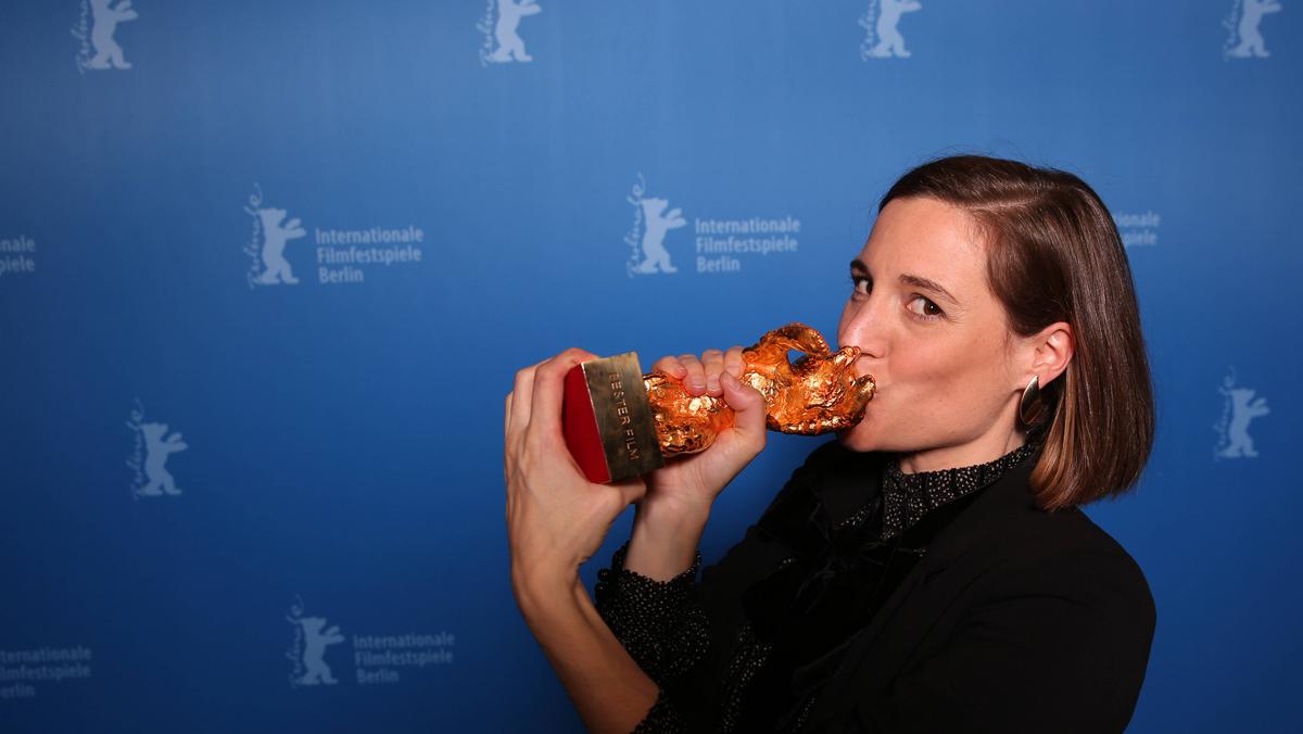 Znamy zwycięzców 72. Międzynarodowego Festiwalu Filmowego w Berlinie, czyli tzw. Berlinale. Złotego Niedźwiedzia za najlepszy film otrzymał „Alcarràs Carli Simon.