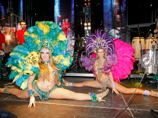 Egzotyczne tańce rozpaliły gości Smirnoffa