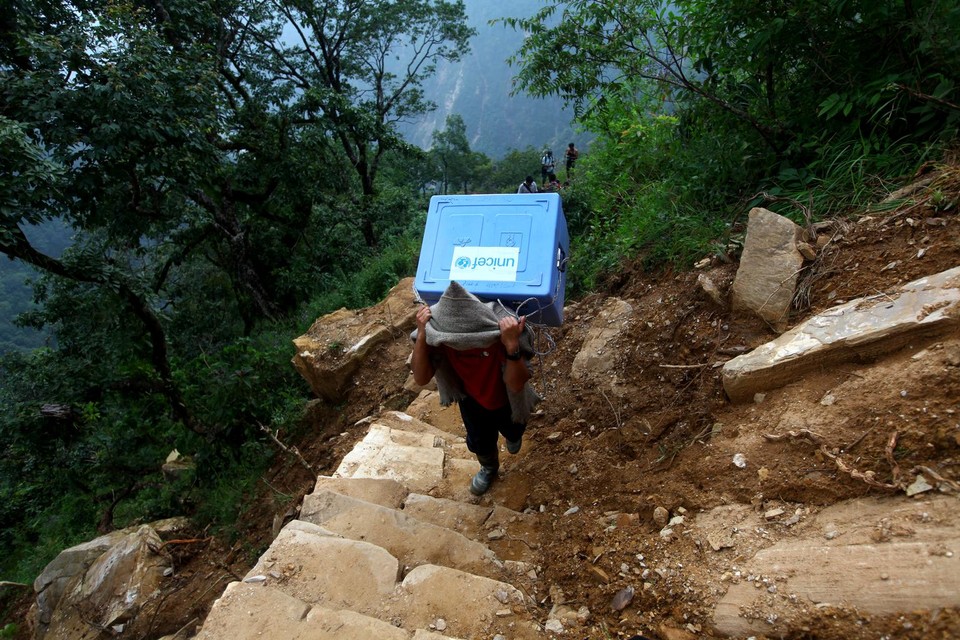 Wpłać pieniądze na szczepionki dla dzieci w Nepalu na unicef.pl/nepal DZIĘKUJEMY!