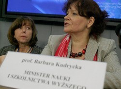 PiS o płaceniu za studia: Porażka Platformy