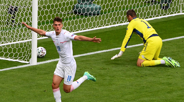 Patrik Schick gólja még a Guinness-rekordok könyvébe is bekerült. EPA/Andy Buchanan