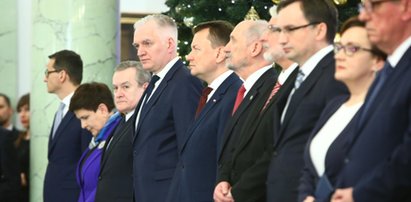 Ci ministrowie nagród nie oddadzą. A wzięli po kilkadziesiąt tysięcy