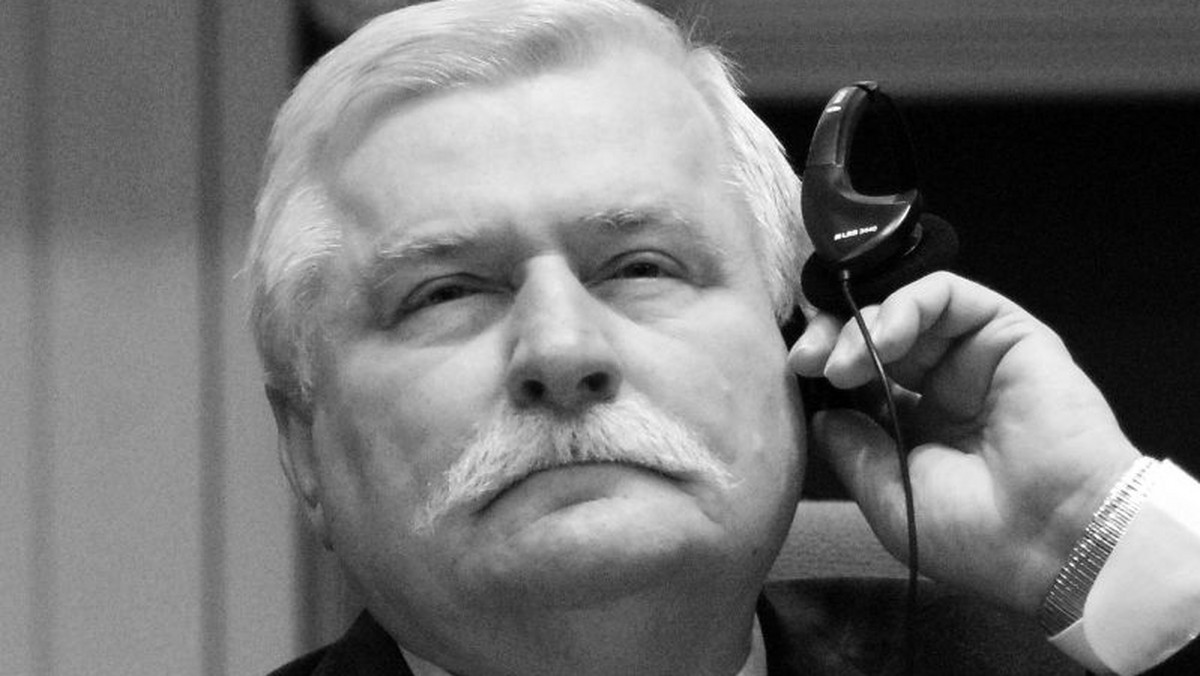 Lech Wałęsa pytany dzisiaj o ogromną stratę w związku z tragedią pod Smoleńskiem, w której zginął prezydent Lech Kaczyński i najważniejsze osoby w państwie, powtórzył, że zginęły elity polskiego państwa.