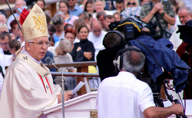 Abp Depo na Jasnej Górze: Bardzo boleśnie powróciły wypowiedzi, że w Polsce rządzi Konstytucja, a nie Ewangelia