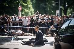 Morawiecki z piękną kobietą, Tusk zatrzymany przez CBA... Kogo ścigać za fałszywki wykonane przez AI?