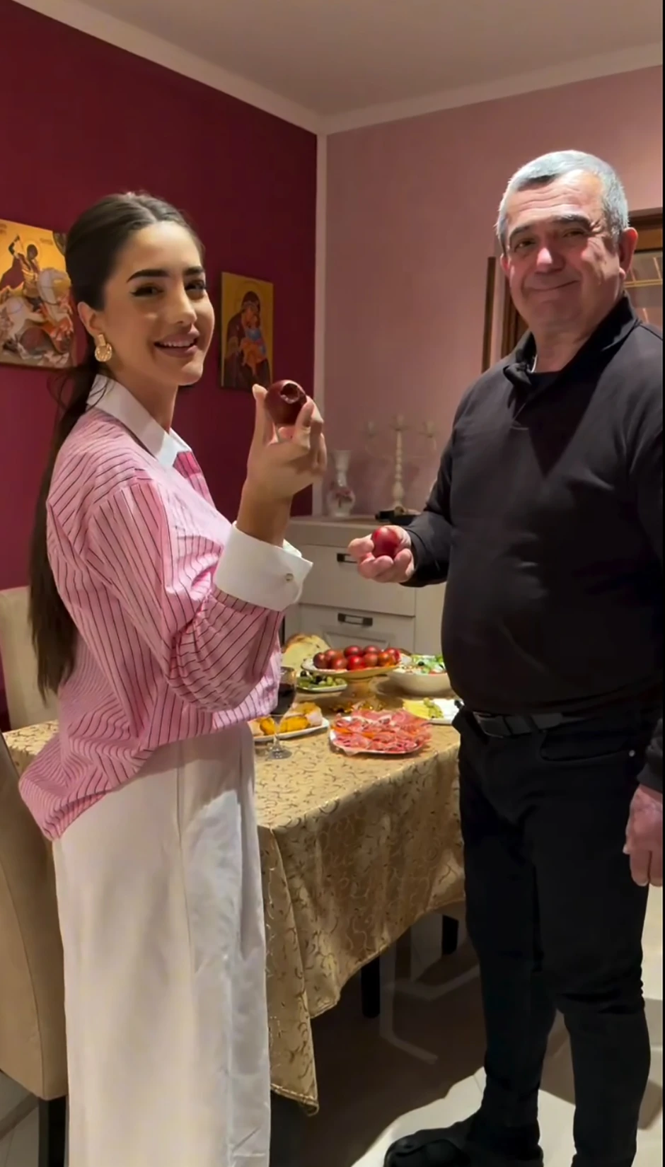 Anđela Đuričić Uskrs slavi u Đenovićima: Objavila snimak iz doma sa ocem