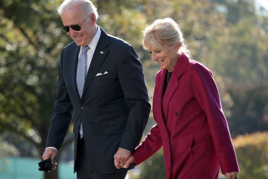 Joe i Jill Bidenowie żyją razem blisko pół wieku, rzadko nie widzą się dłużej niż dwa dni. A jeśli już, to codziennie rozmawiają