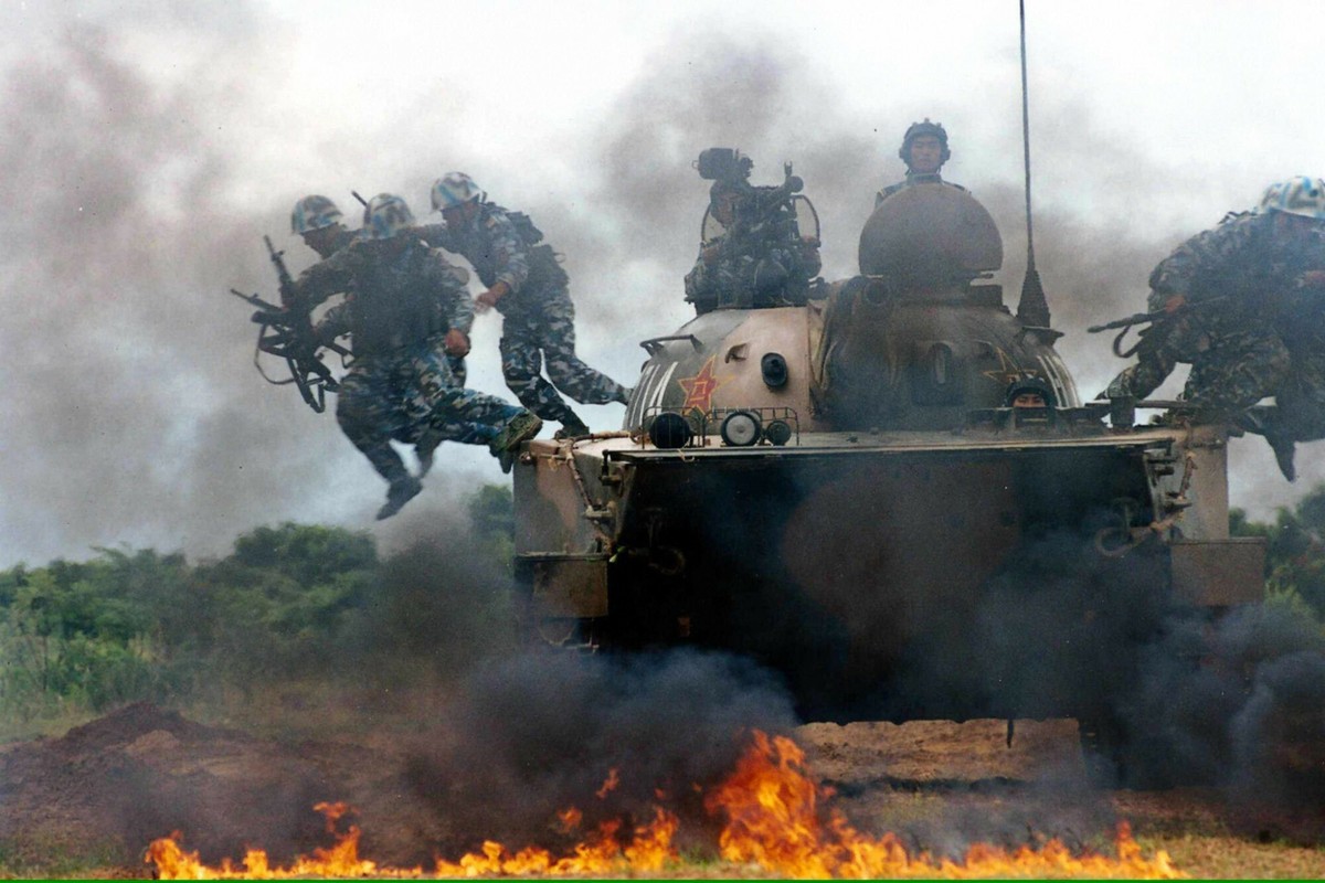 Tajwan alarmuje. Chiny wydają miliardy na ćwiczenia wojskowe