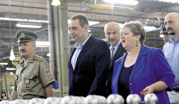 Bivši ministar odbrane i bivša direktorka Prve petoletke: Aleksandar Vulin i Anđelka Atanasković, sada kolege u novoj vladi